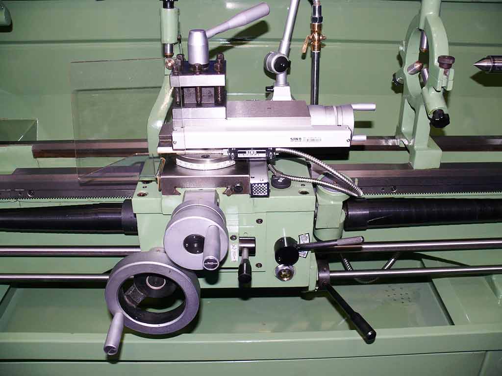 Professionall Bench Lathe Multitech 1000.51 Digicom by Damatomacchine