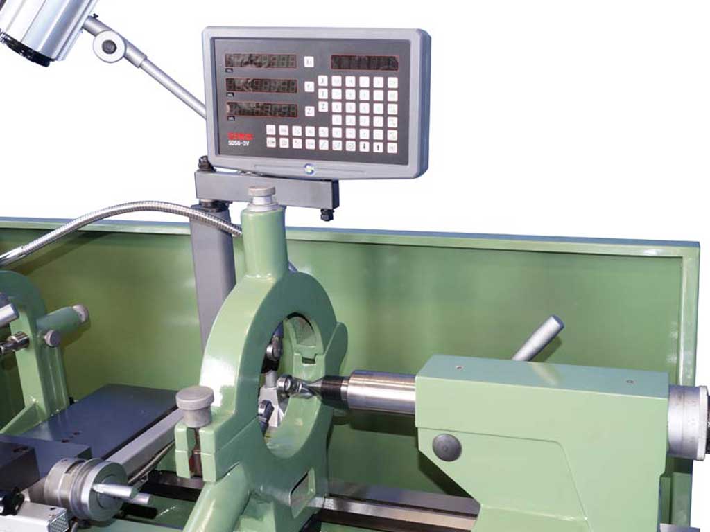 Metalworking lathe with 2 axis digital readout, distance between the center 1000 mm