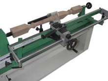 Tornio per legno completo di copiatore. E' una macchina che lavora in maniera rotatoria il legno Tornio per legno completo di copiatore. E' una macchina che lavora in maniera rotatoria il legno