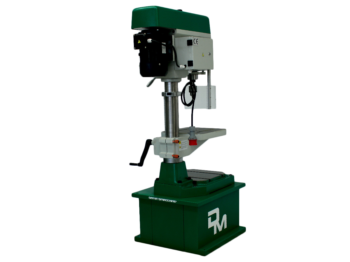 Trapano con funzione di foratura e filettatura automatica integrata a discesa automatica del mandrino